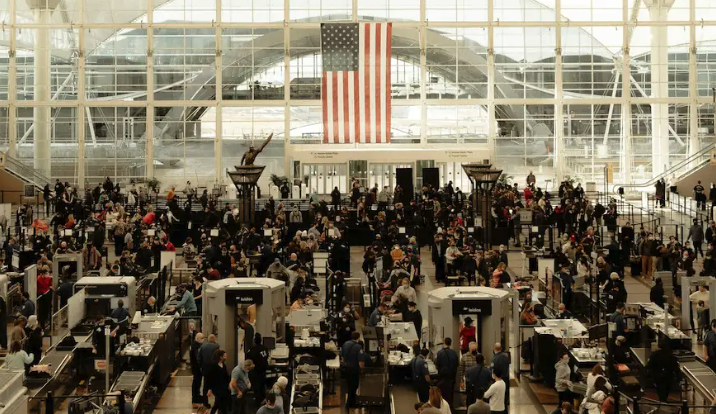 U.S. Air Traffic to Be Cut 10 % in 40 Major Airport Markets